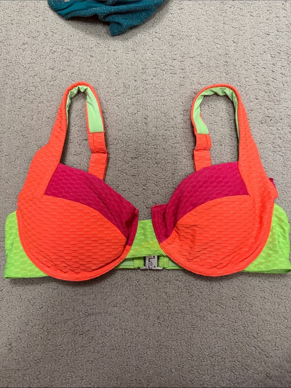 Neon colorblock vetchy Laguna bikini top